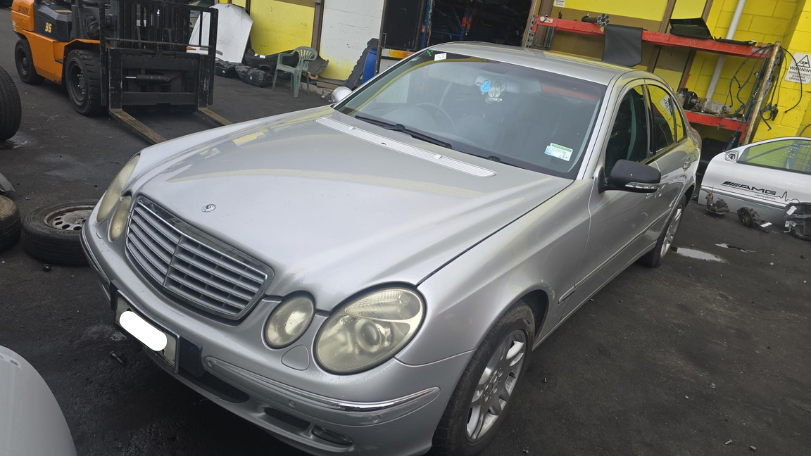 2004 E Class image 2