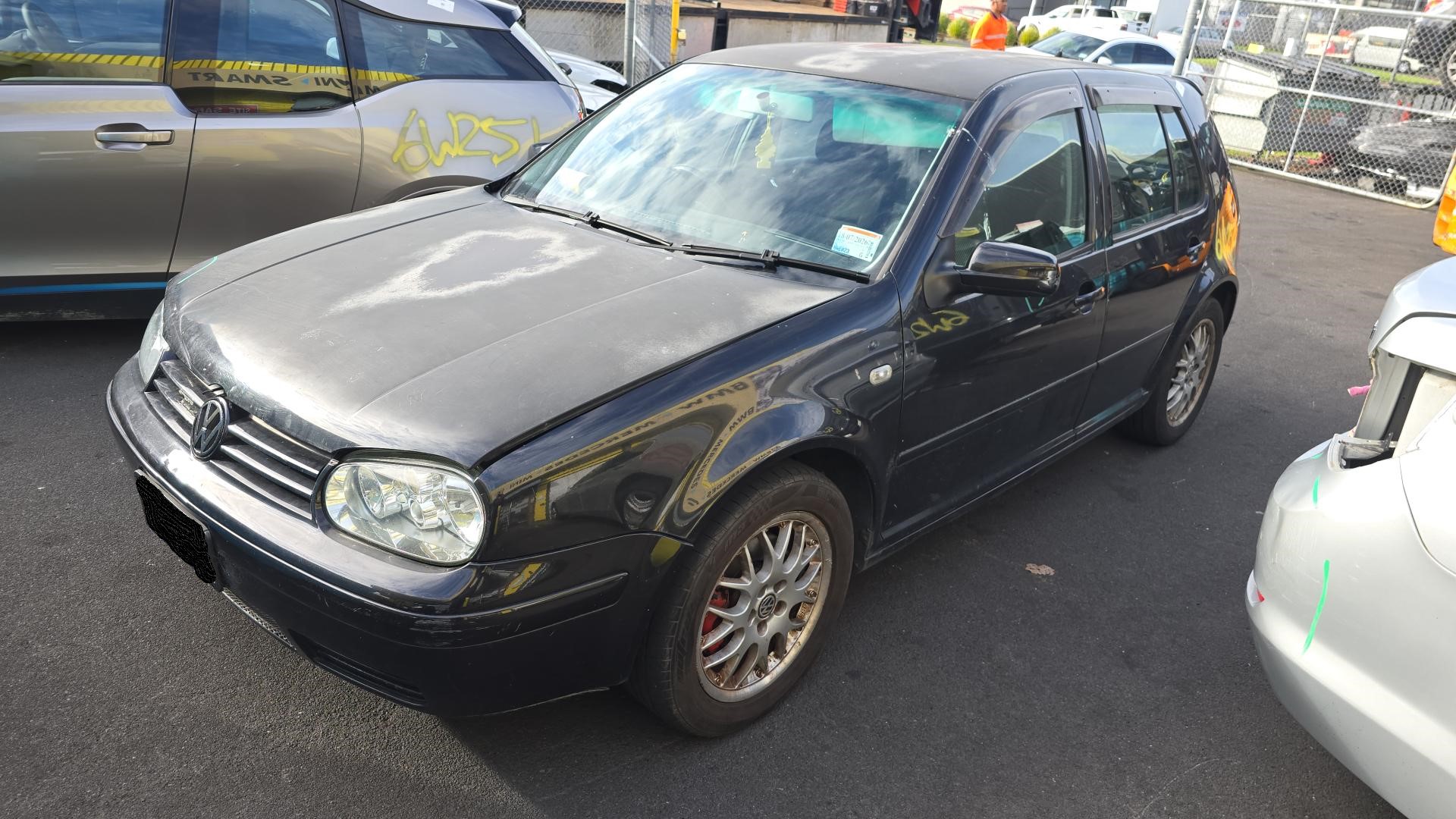 2003 Golf image 1