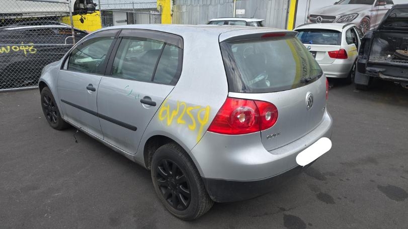 2004 Golf image 3
