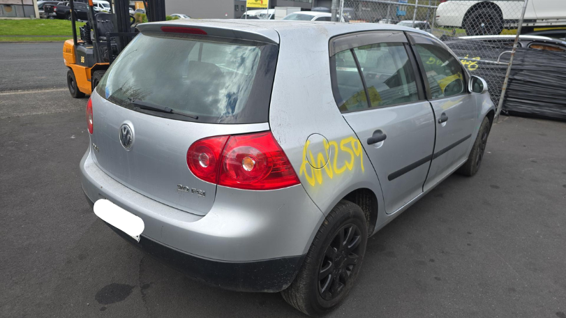 2004 Golf image 4