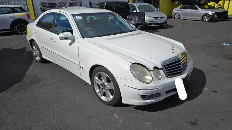 2010 E Class image 1