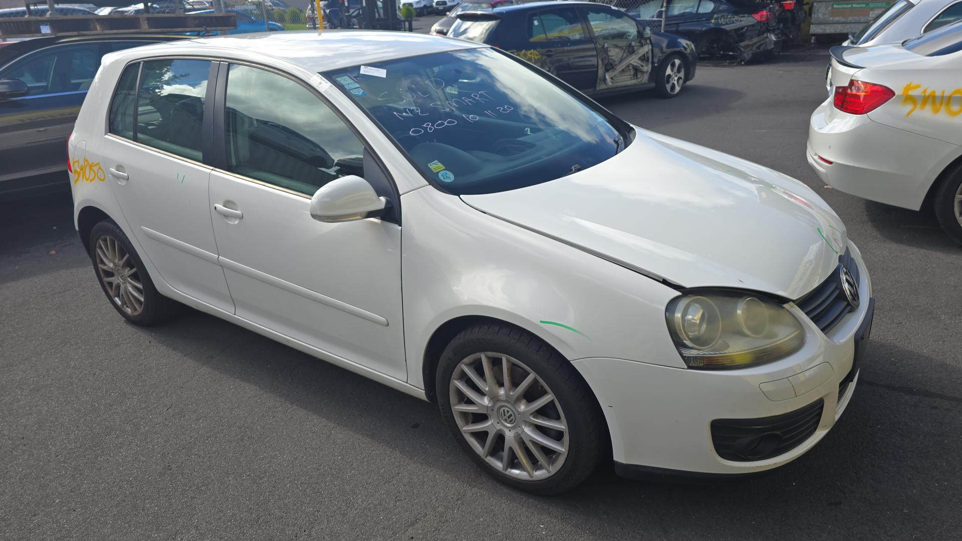 2006 Golf image 1